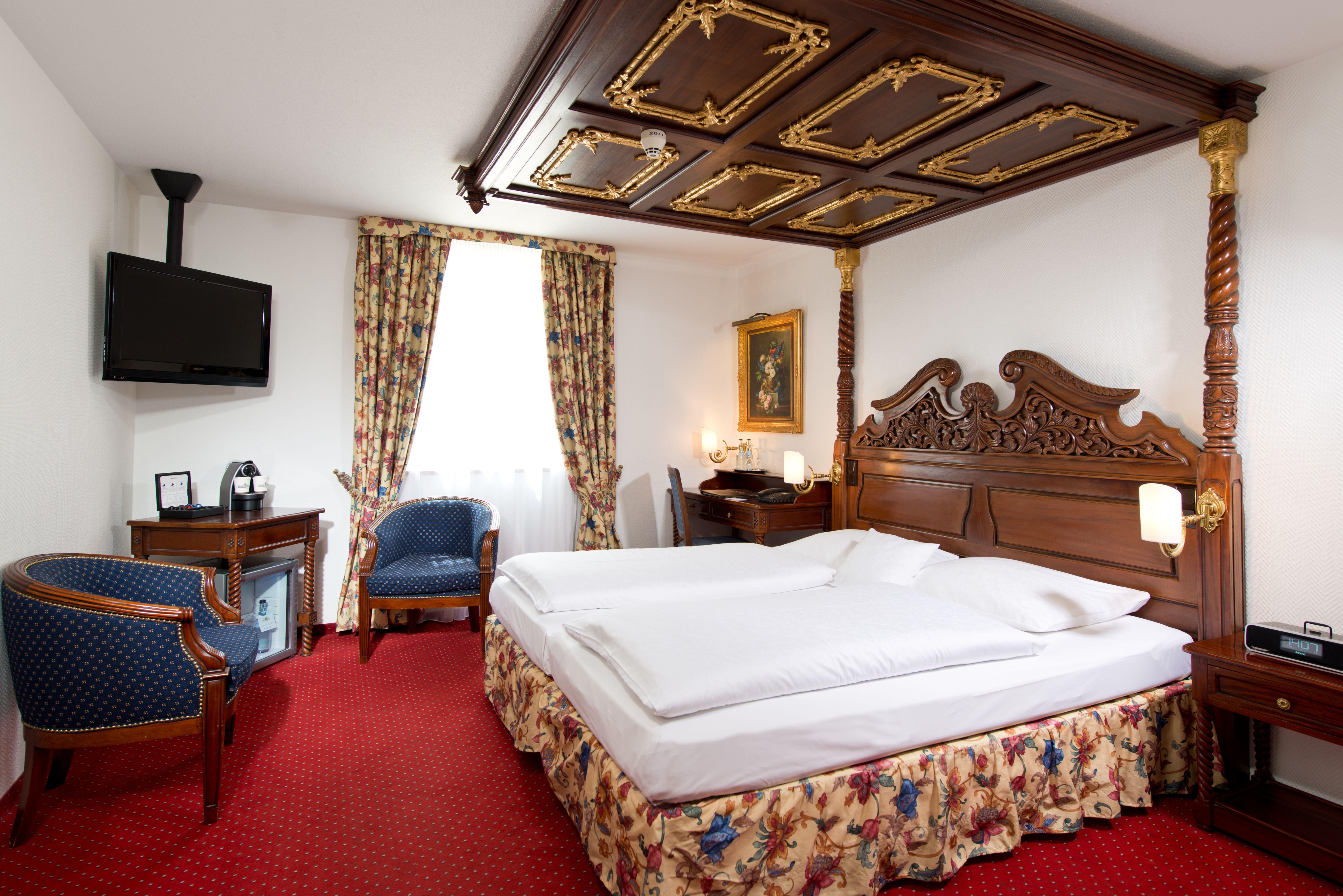 Отель King's Center Superior 3*