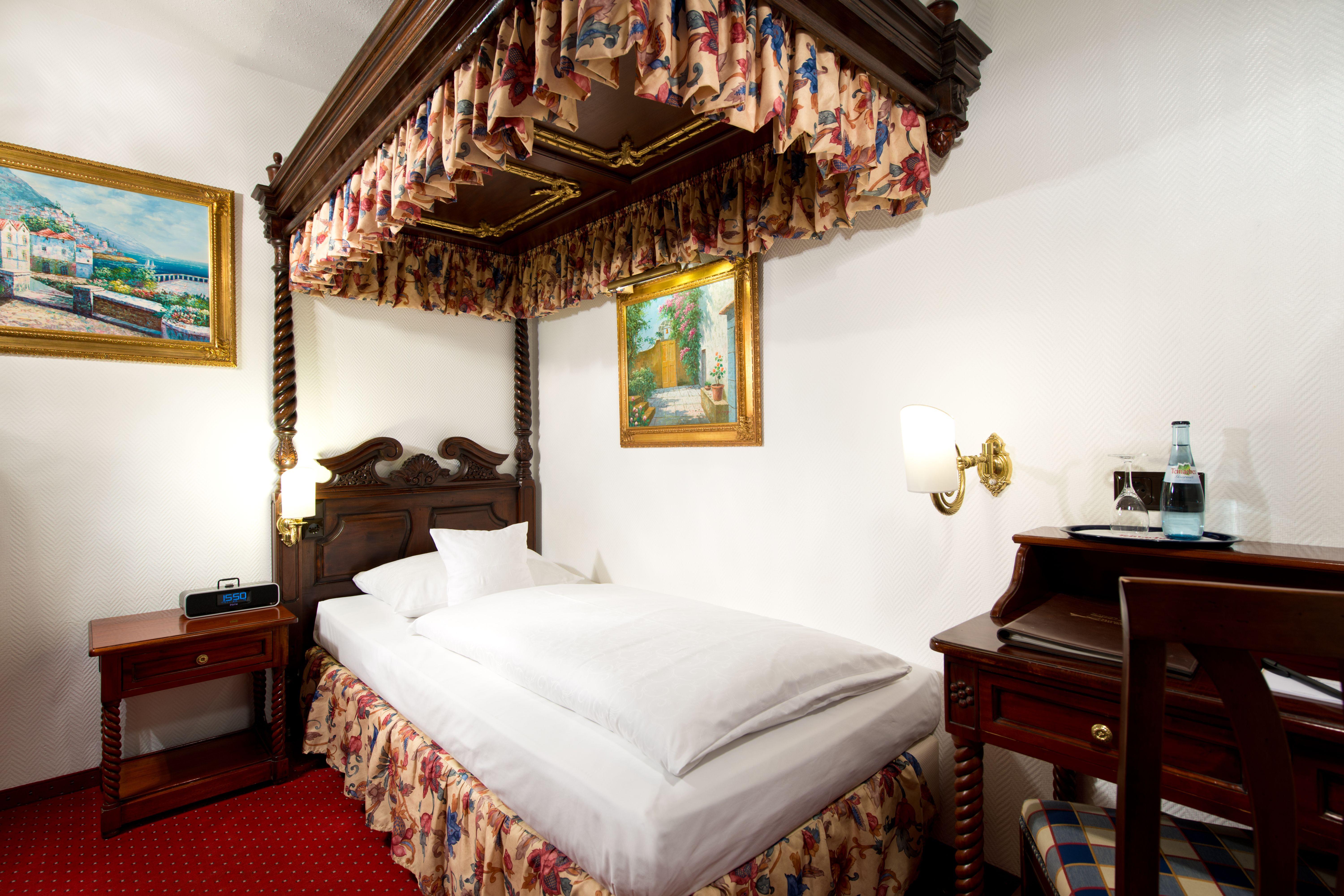 Hotel King's Center Superior 3*