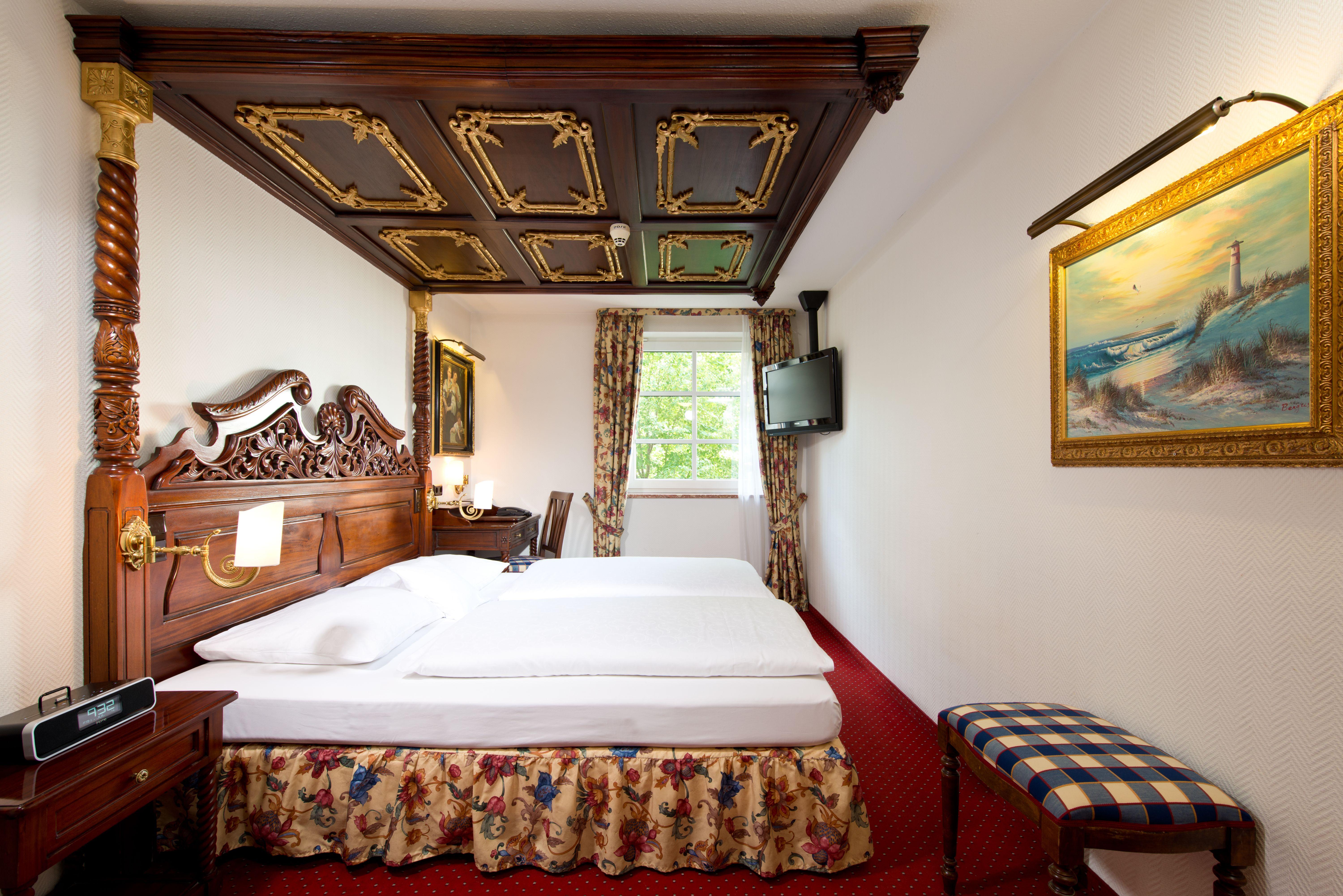 King's Center Superior Hotel 3*