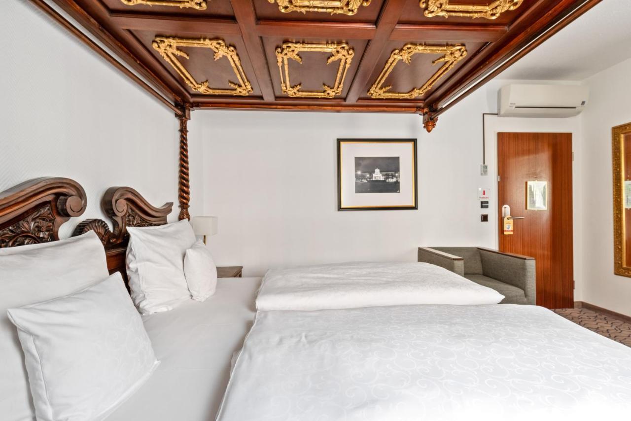 King's Center Superior Hotel 3*