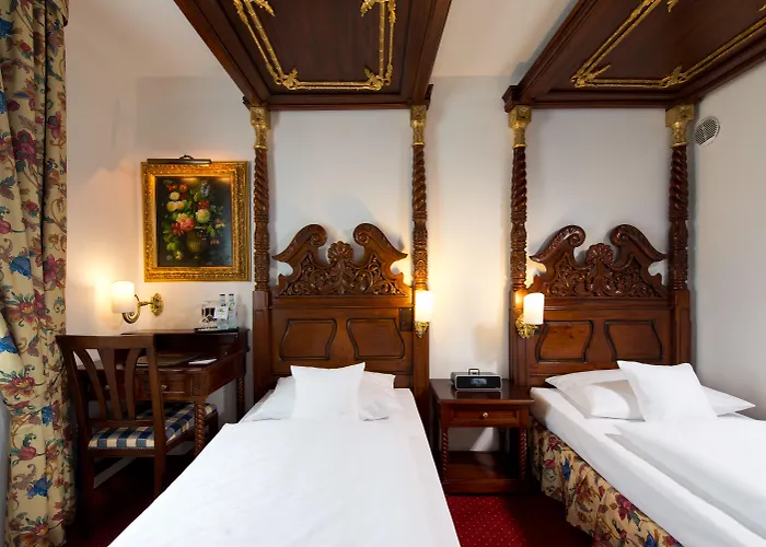 King\'s Hotel Center